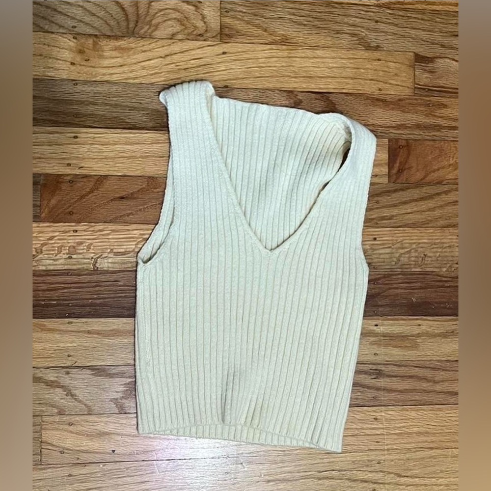 Cream and white crop tank top